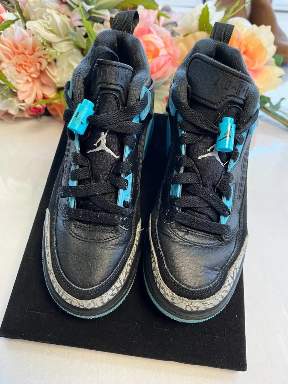 Jordan Spizike Low GS Black Gamma Blue Size 3.5Y